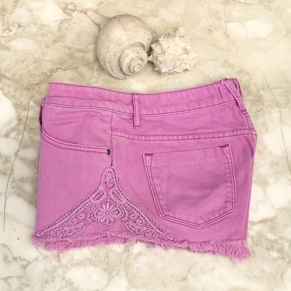 Roxy Pink Denim Button Fly Shorts Size 27 - Picture 7 of 16